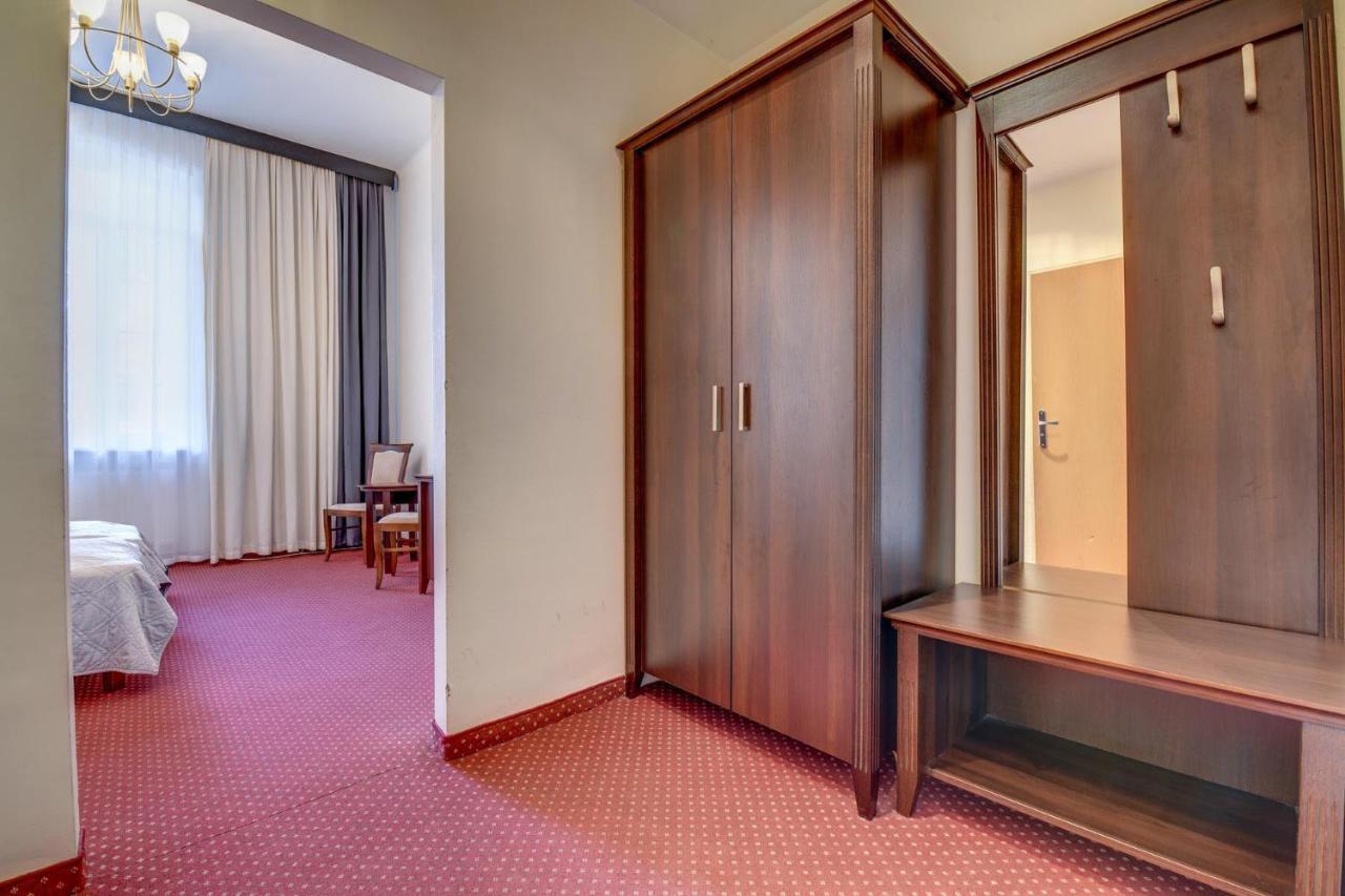 Savoy Bed & Breakfast Spala Bagian luar foto