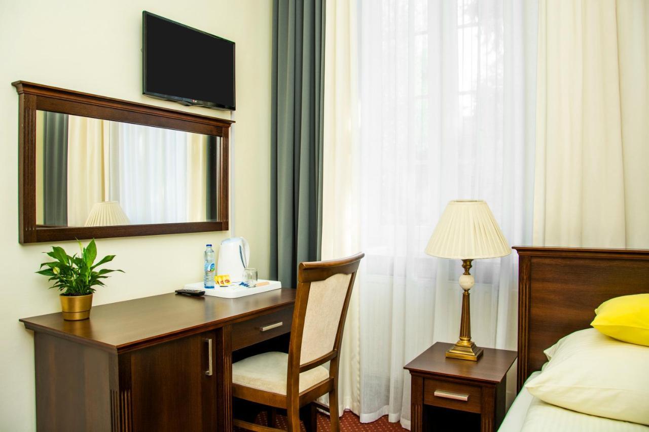 Savoy Bed & Breakfast Spala Bagian luar foto