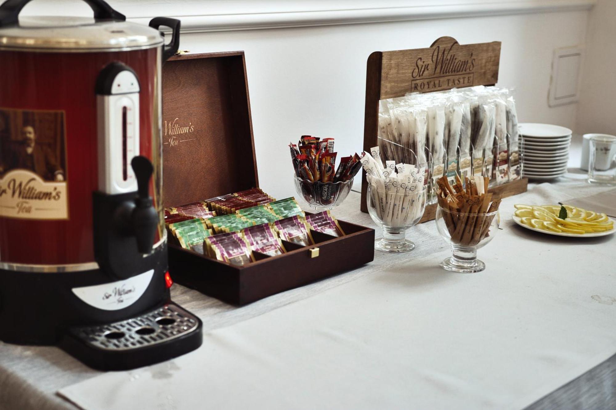 Savoy Bed & Breakfast Spala Bagian luar foto
