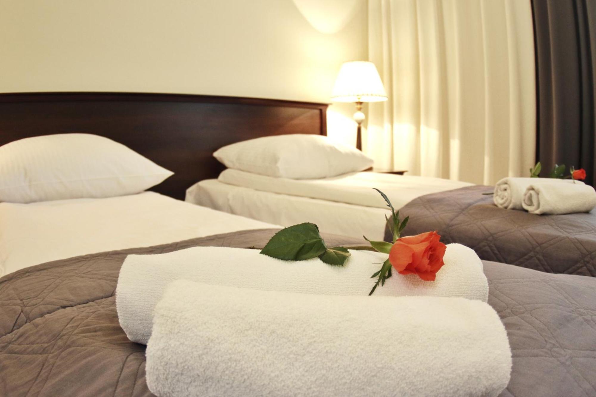 Savoy Bed & Breakfast Spala Bagian luar foto