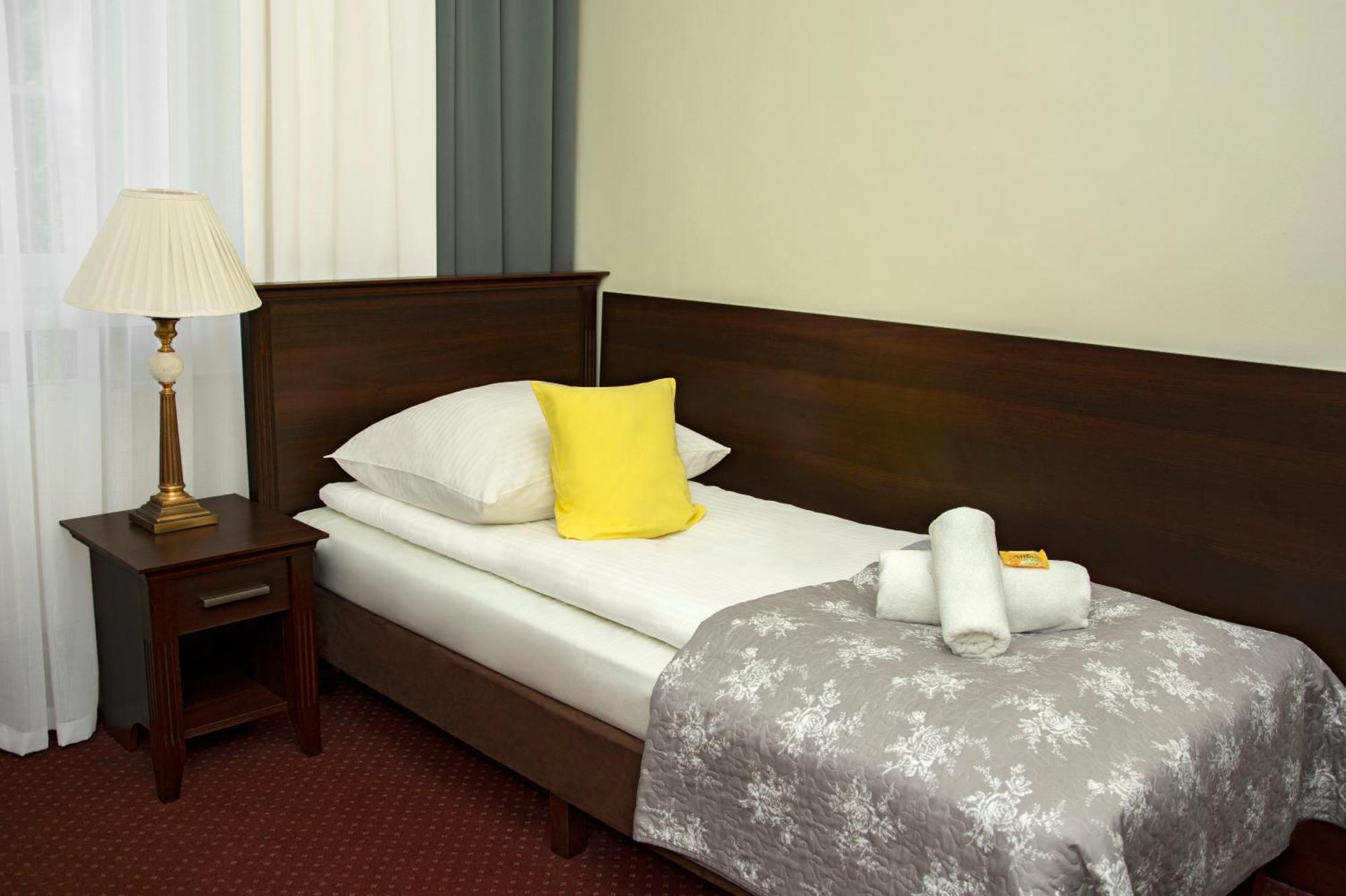 Savoy Bed & Breakfast Spala Bagian luar foto