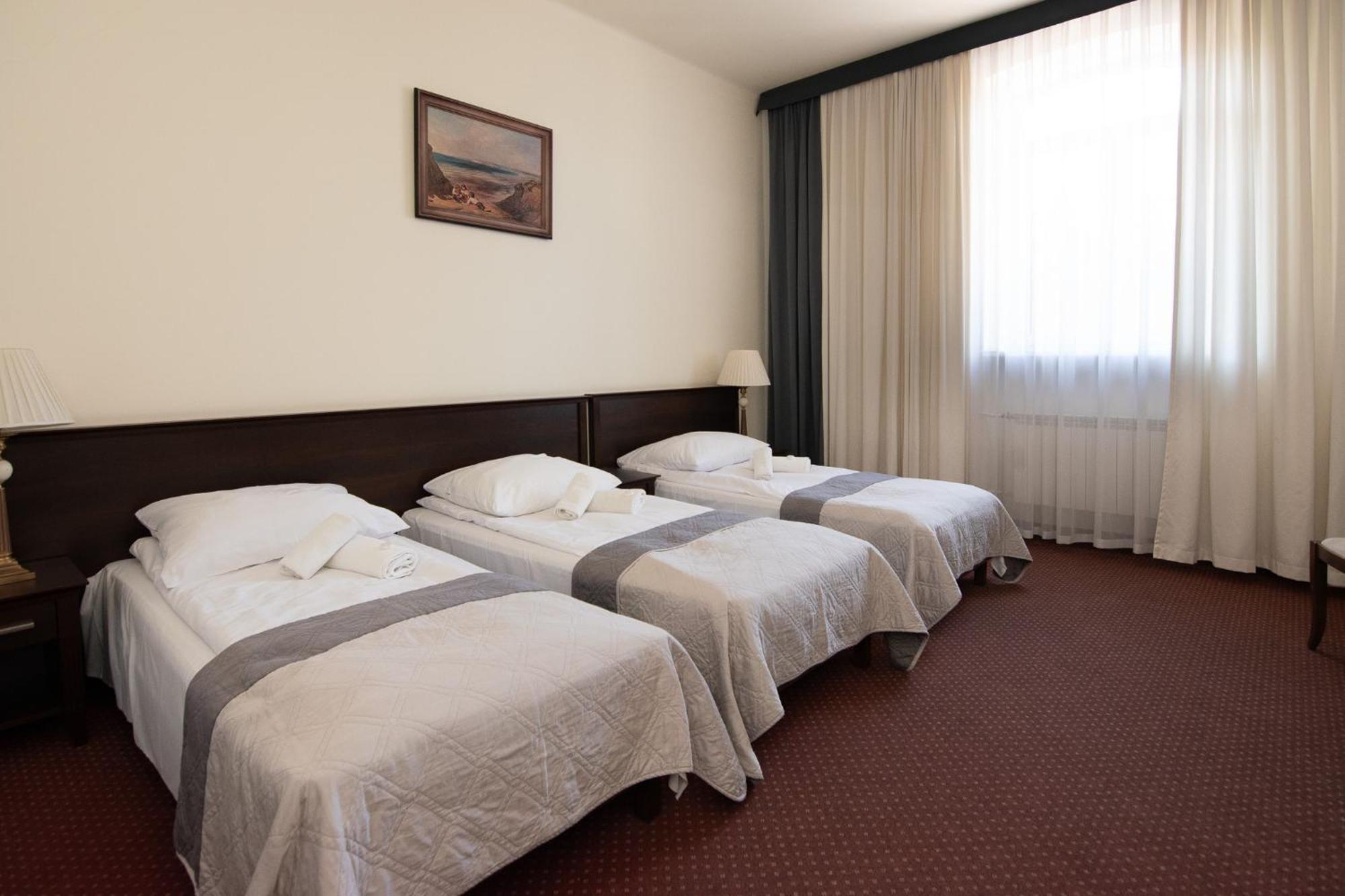 Savoy Bed & Breakfast Spala Bagian luar foto